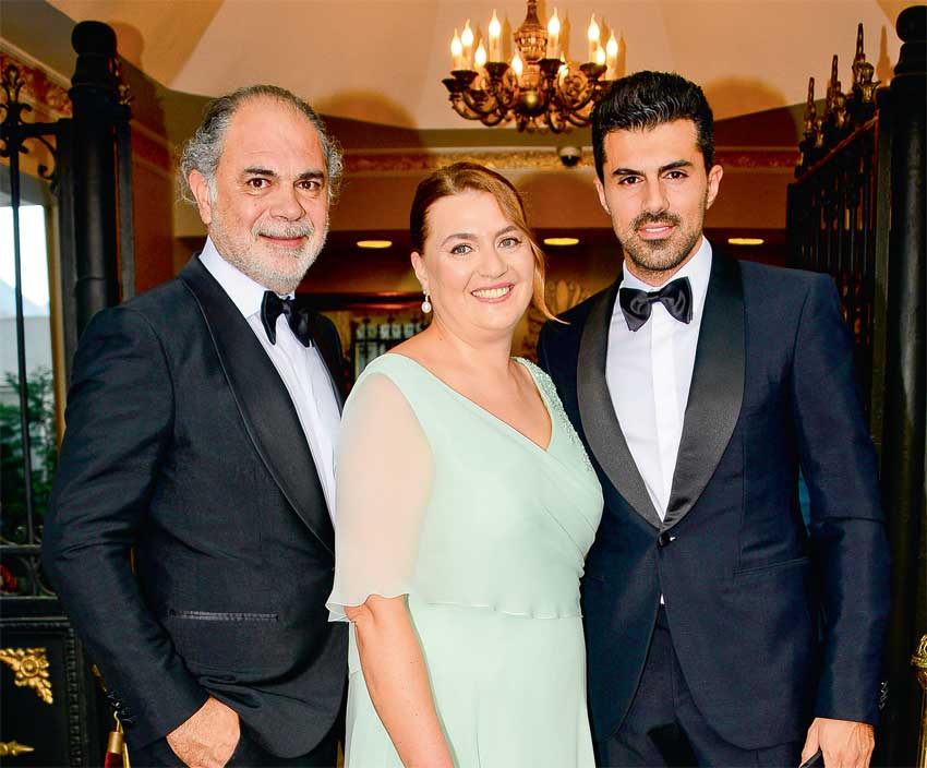 Sanat dünyasının ünlü isimleri düğünde buluştu