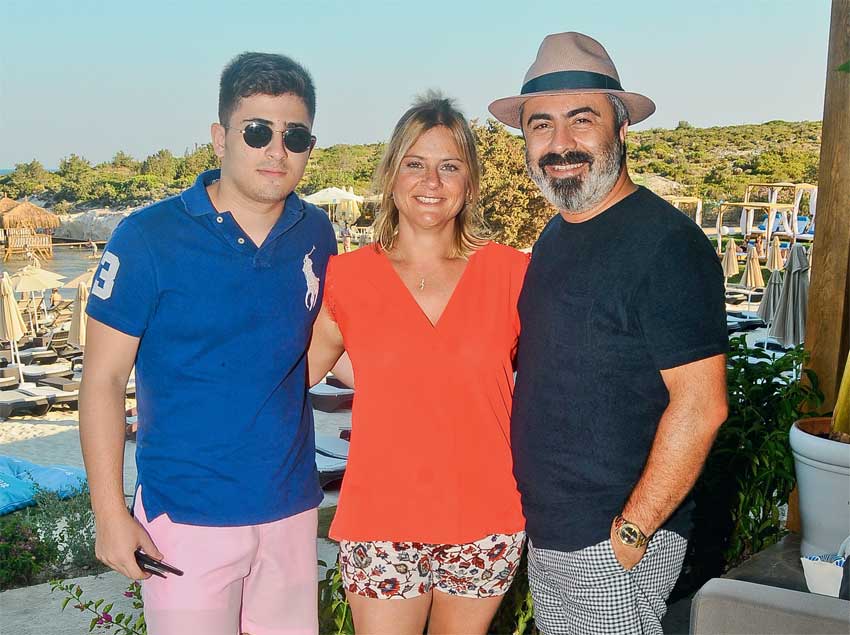 Alaçatı'da renkli açılış