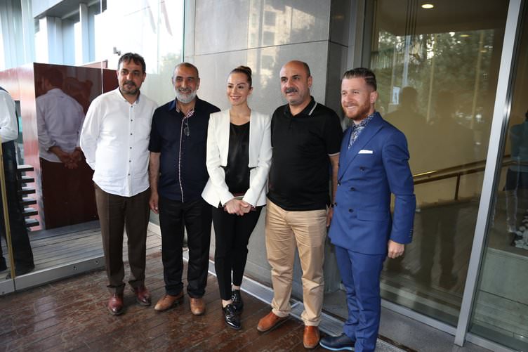 ‘Tankın önüne yatan kardeşe, çatıdan jete atlayan gençlere selam olsun’