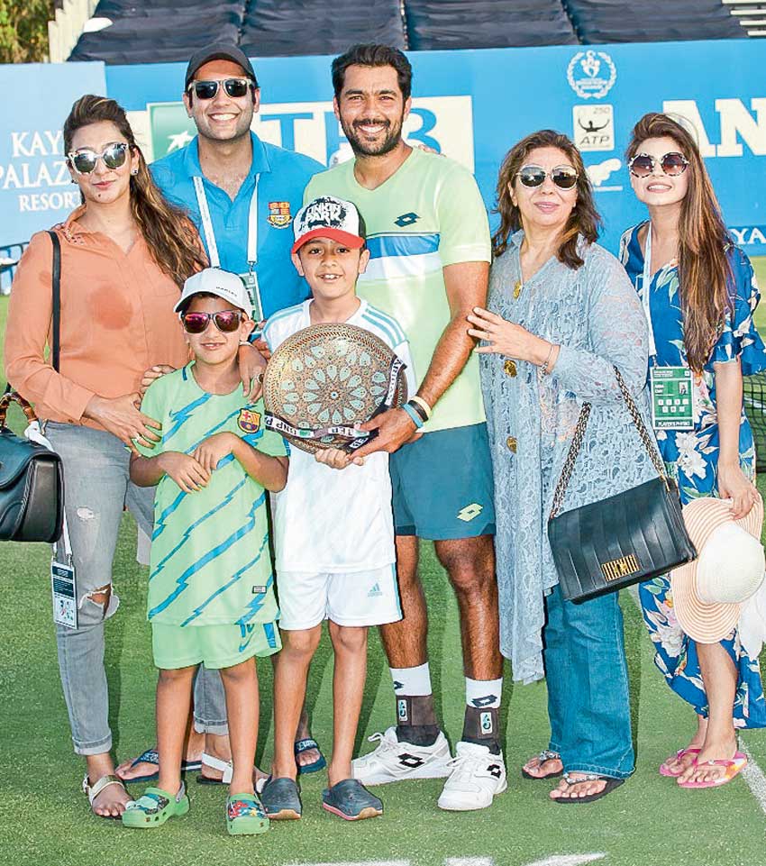 Ünlü tenisçiler Antalya'da buluştu