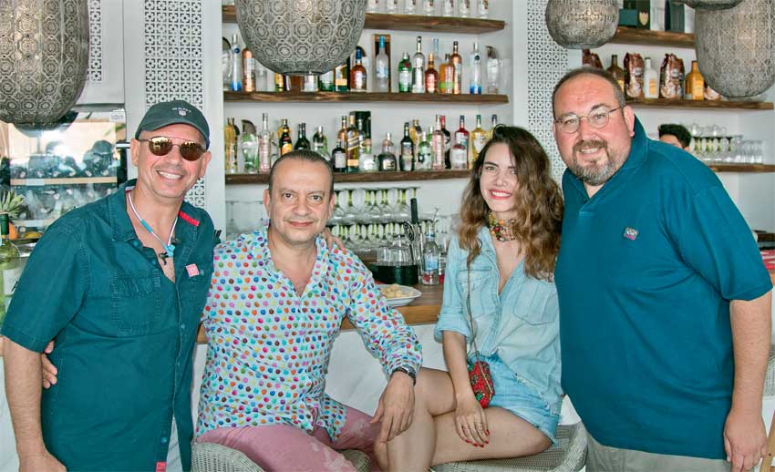 Alaçatı'da renkli açılış