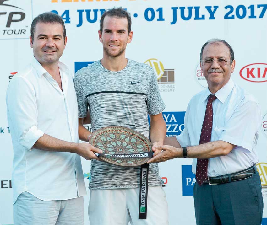 Ünlü tenisçiler Antalya'da buluştu