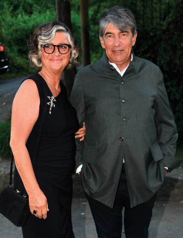 Genç Eczacıbaşı evlilik yolunda ilk adımı attı