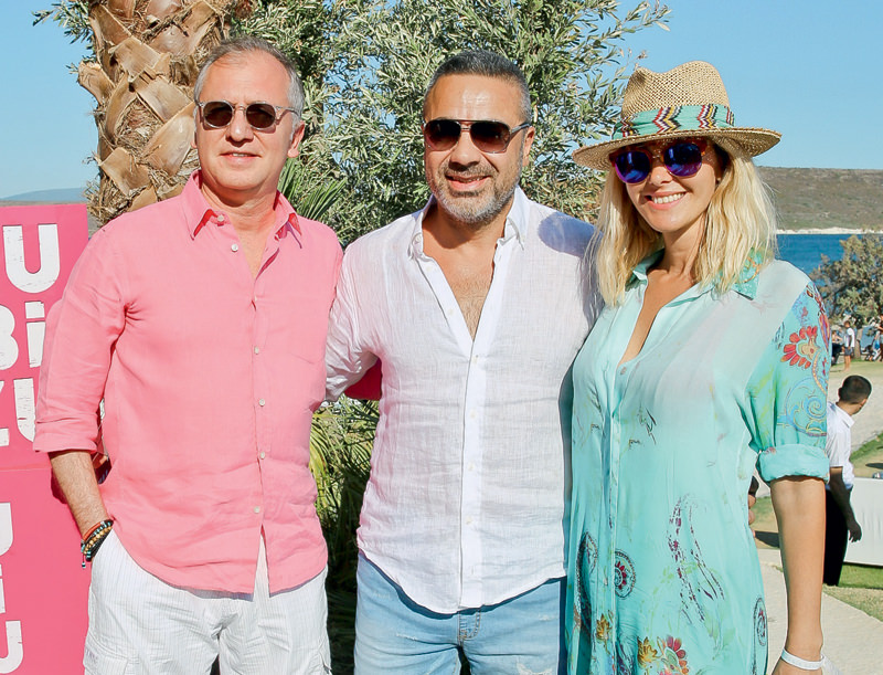 Cemiyet hayatı beach konserinde buluştu