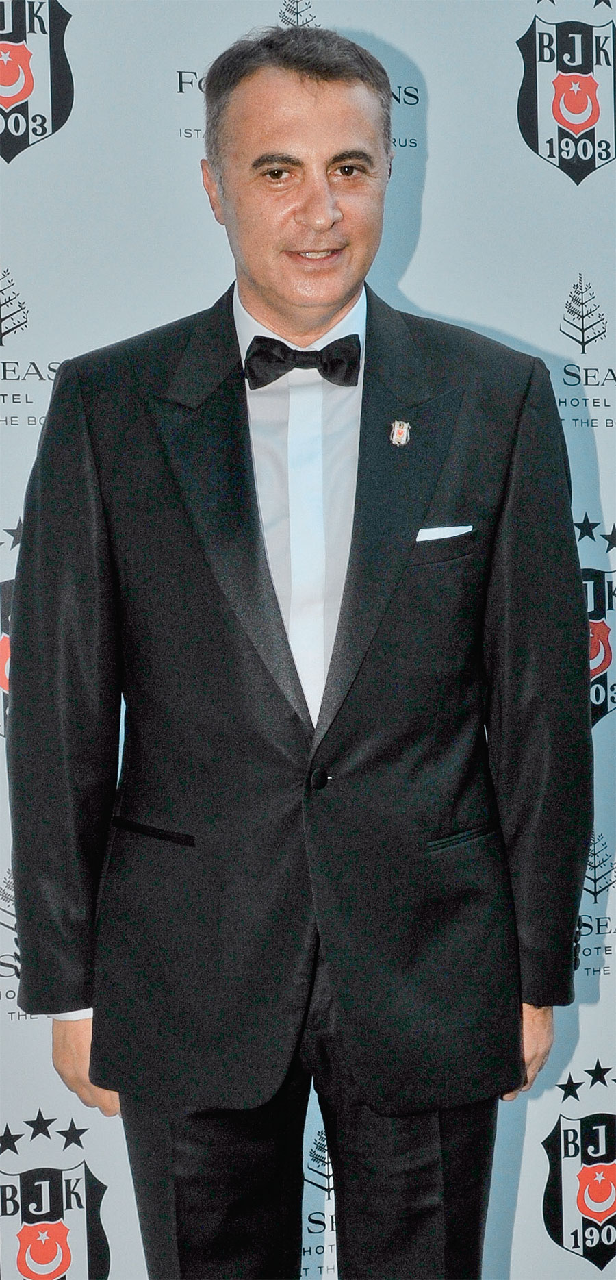 Beşiktaş Kulübü'nden siyah beyaz balo