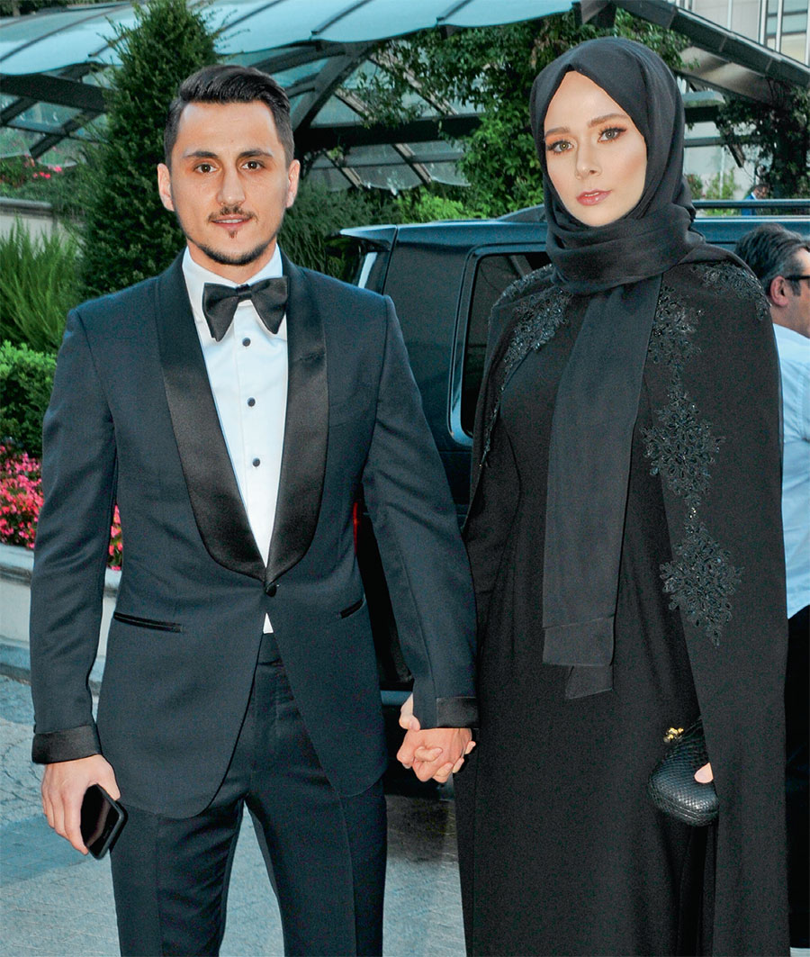 Beşiktaş Kulübü'nden siyah beyaz balo