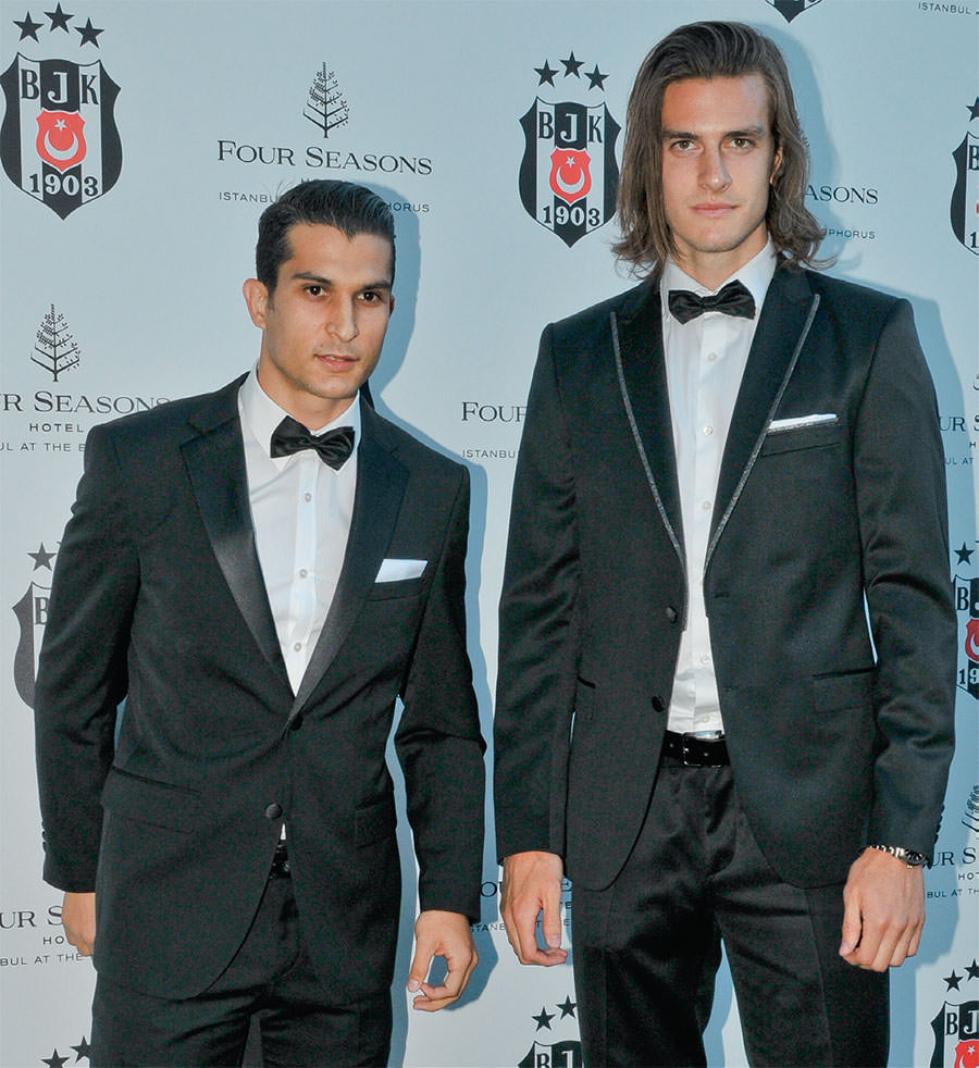 Beşiktaş Kulübü'nden siyah beyaz balo