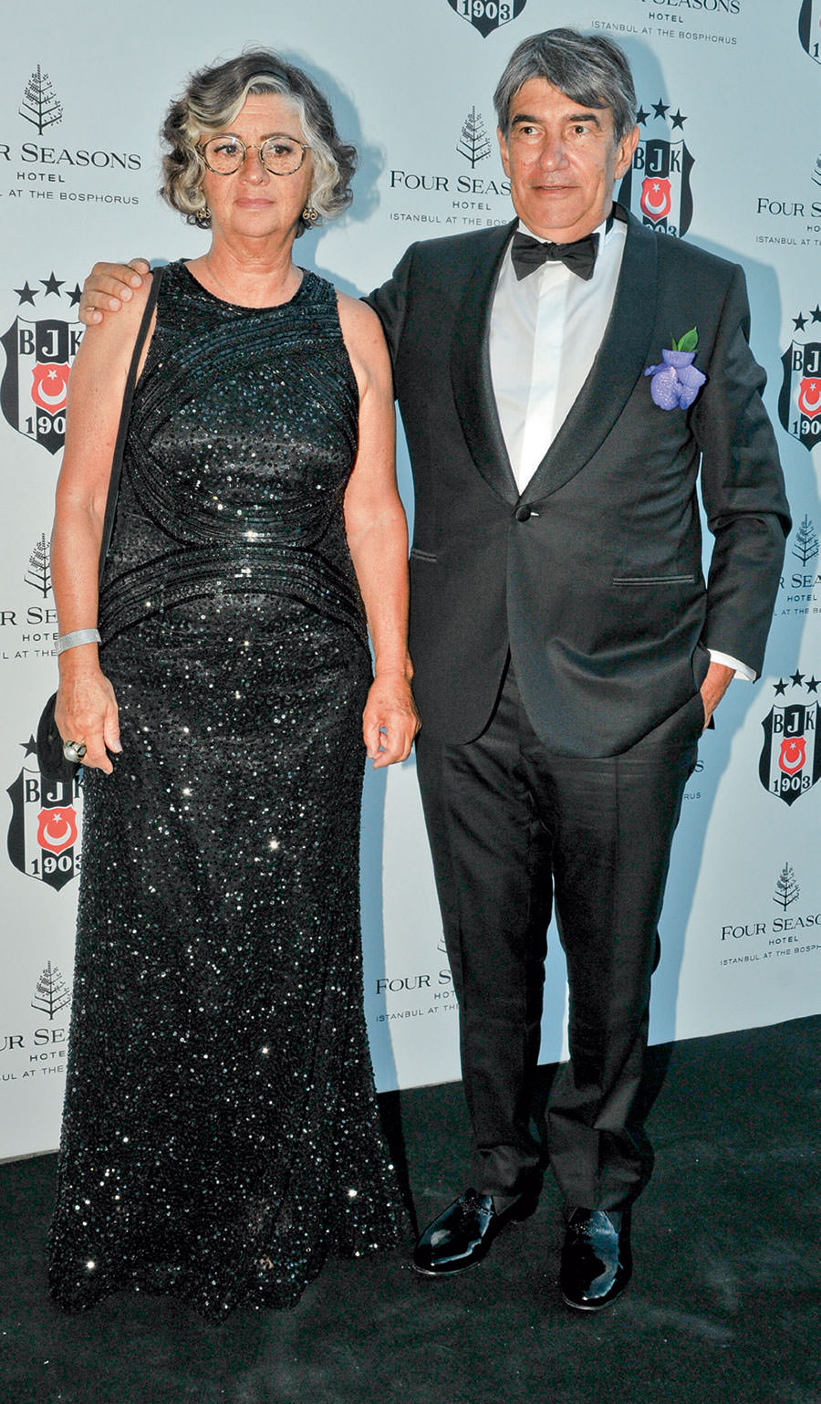 Beşiktaş Kulübü'nden siyah beyaz balo