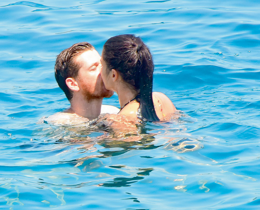 Bodrum koyları renklendi