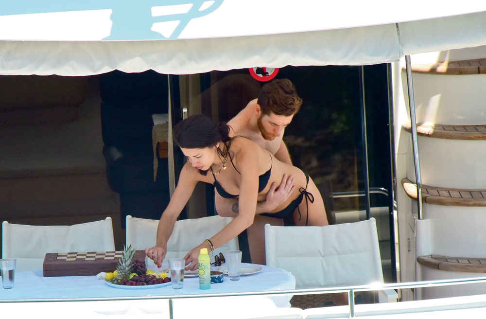 Bodrum koyları renklendi