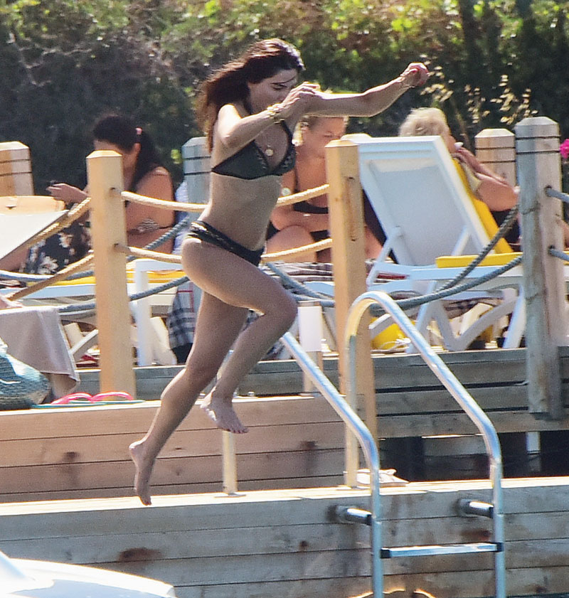 Bodrum koylarından renkli kareler