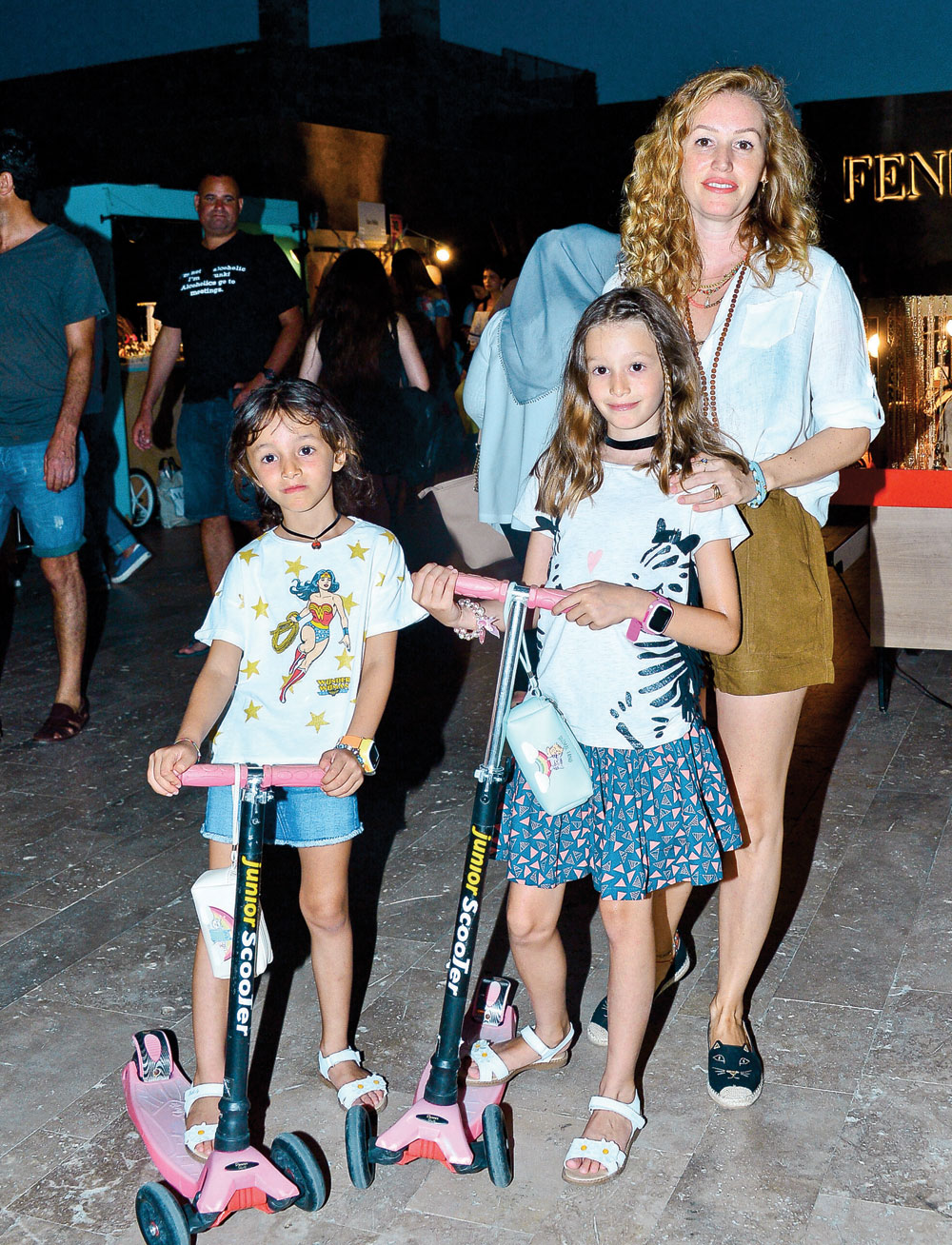 Tatile ara verip alışveriş yaptılar