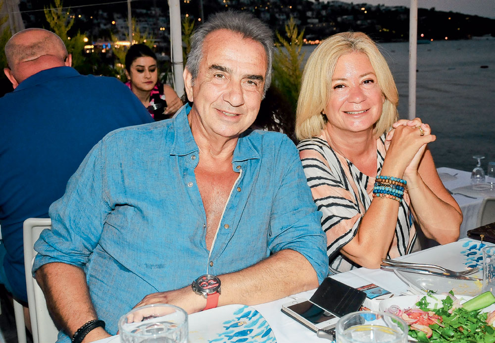 Ünlü balıkçıda bir araya geldiler