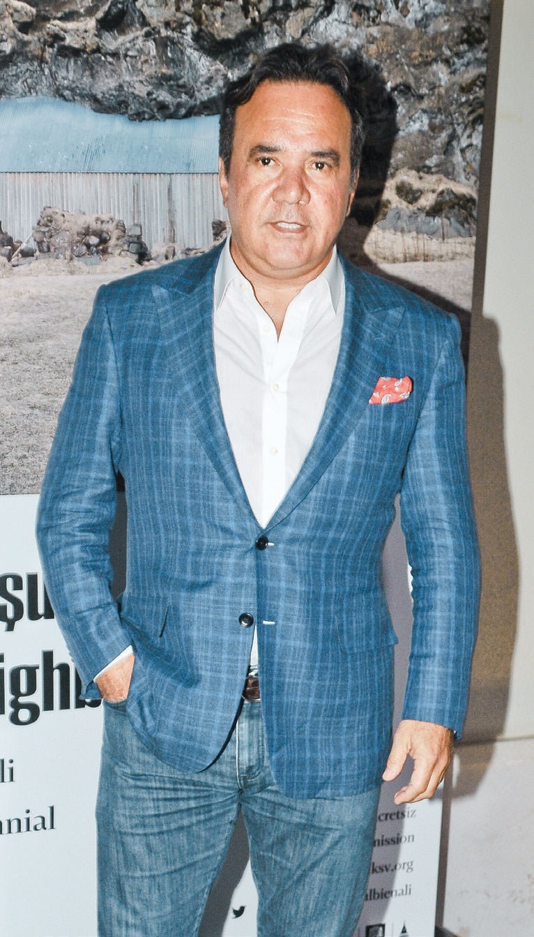 15. İstanbul Bienali saraydaki törenle başladı 