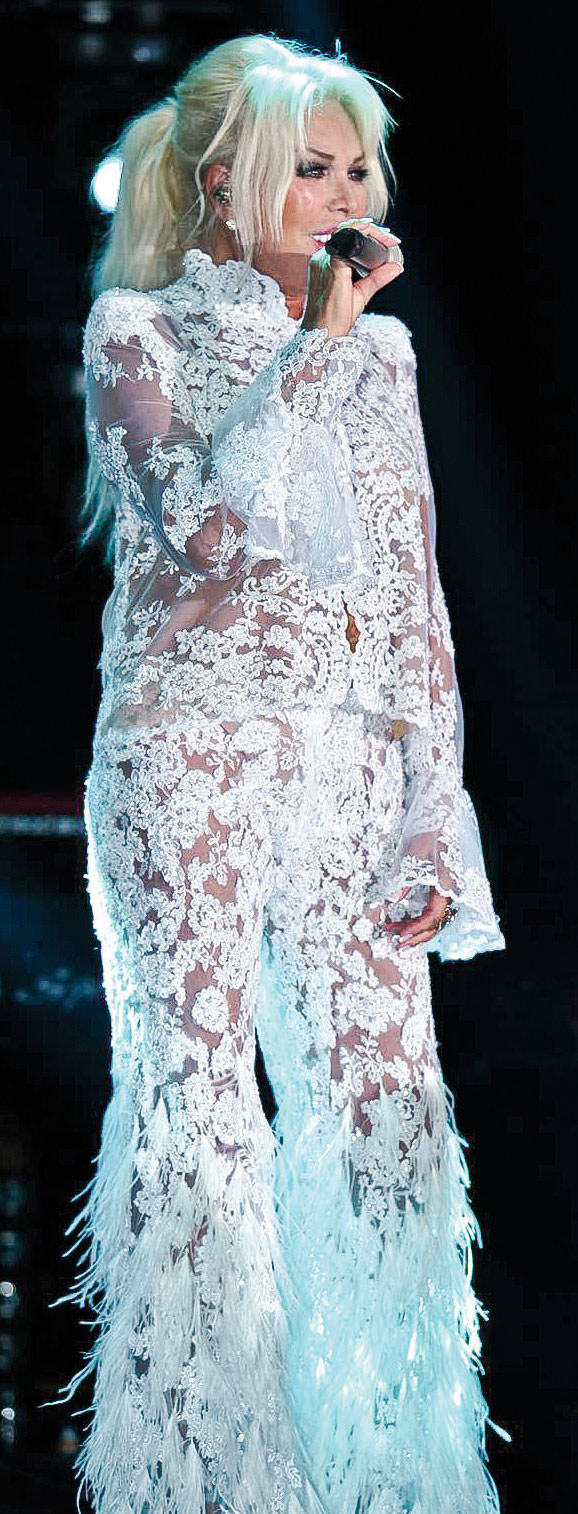 20. yaşını yıldızlarla kutladı