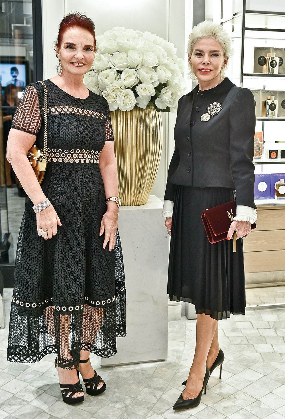 Mağaza açılışına ünlüler akın etti 