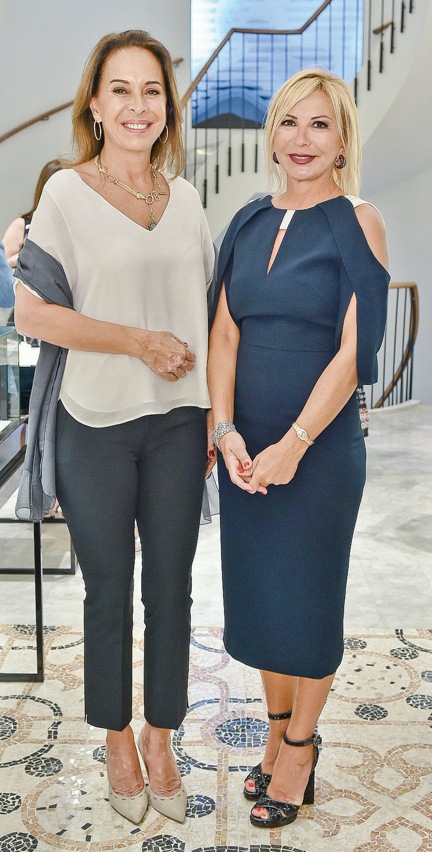 Mağaza açılışına ünlüler akın etti 