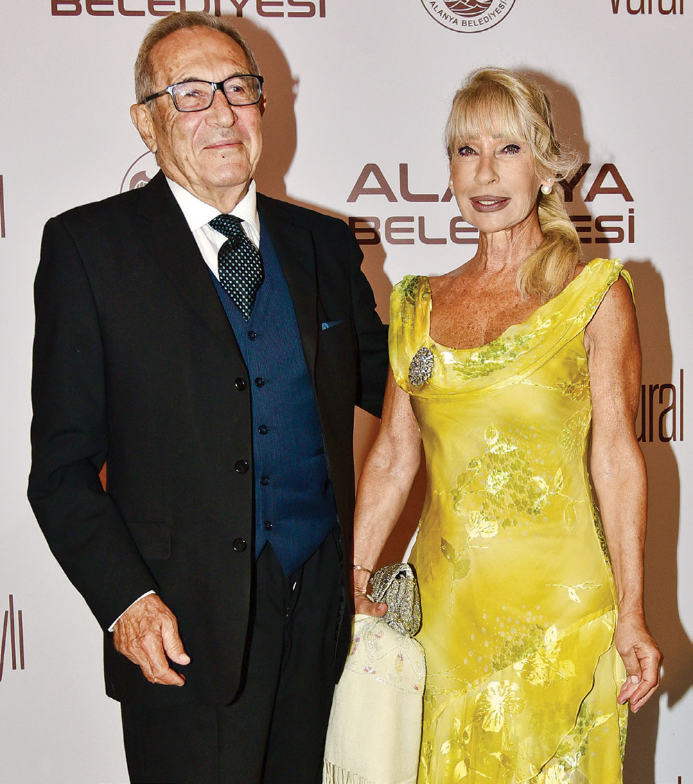 Vural Gökçaylı'dan Alanya'da defile