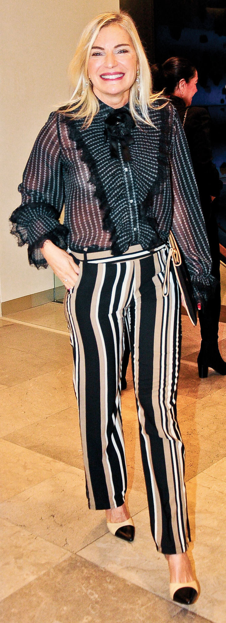 'Cosmos' sergisi moda ile sanatı bir araya getirdi