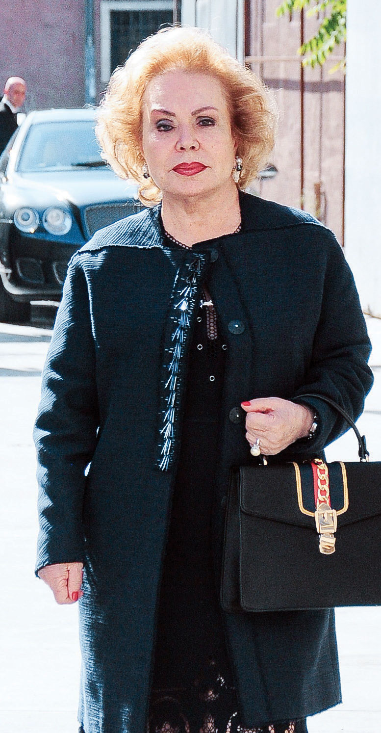 İlk koleksiyon için görkemli davet 