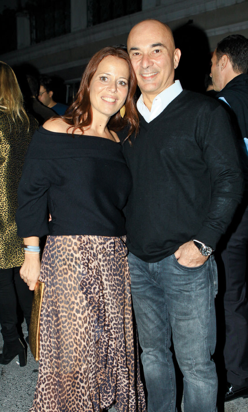 İlk koleksiyonunu özel bir davetle tanıttı