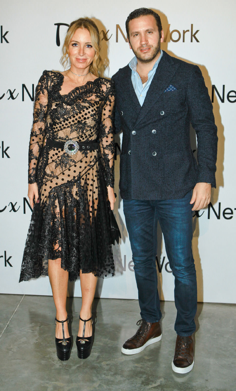 İlk koleksiyonunu özel bir davetle tanıttı