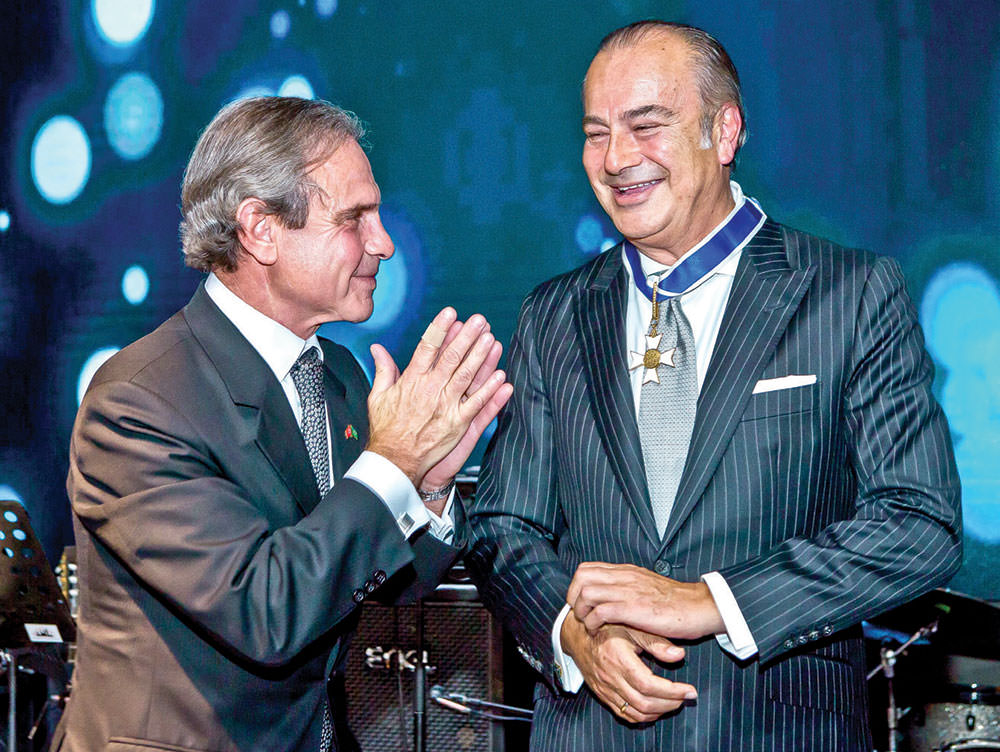 Brezilya'dan onur ödülü aldı