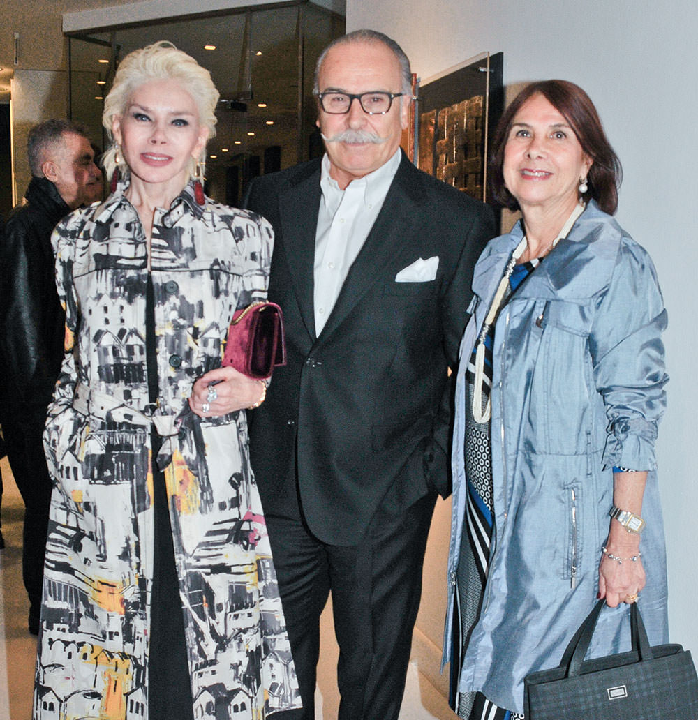 Sanatsever isimler sergide buluştu