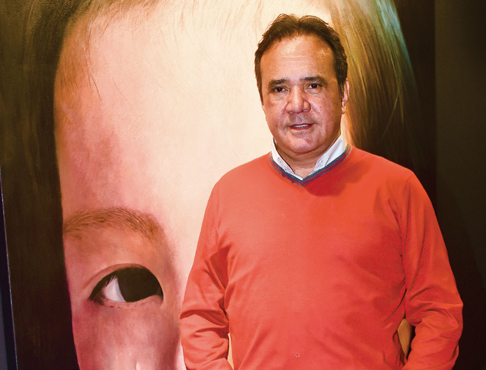 İlk kişisel sergisini açtı 