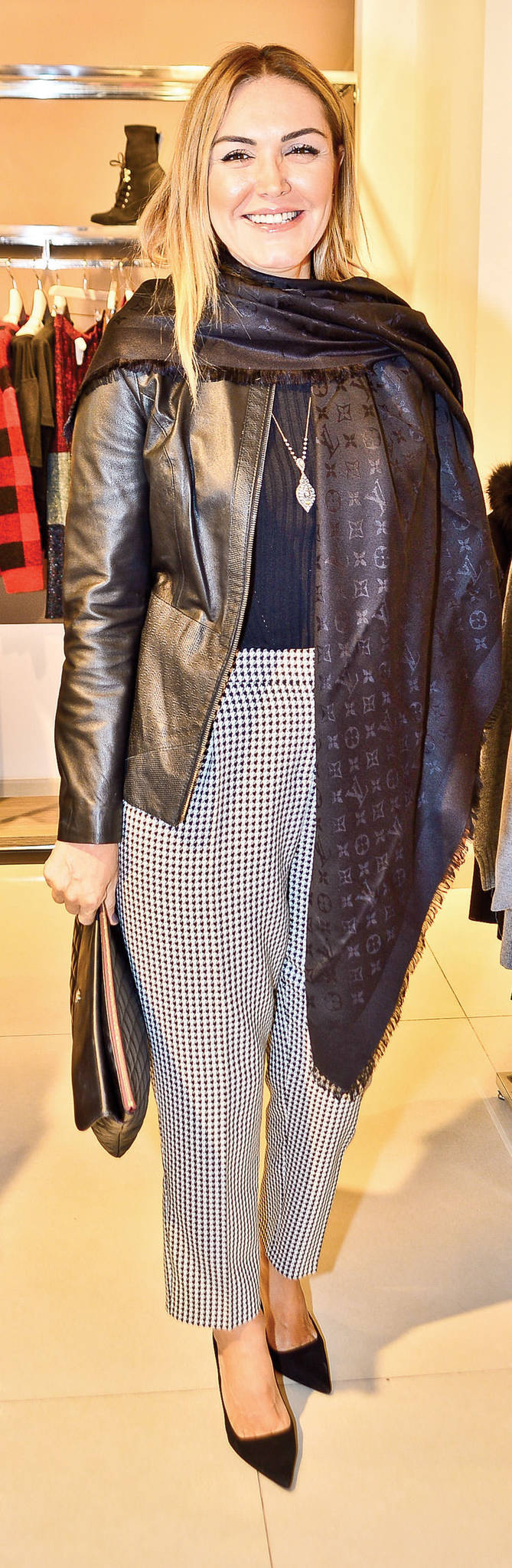 İzmirlilerle buluştu 