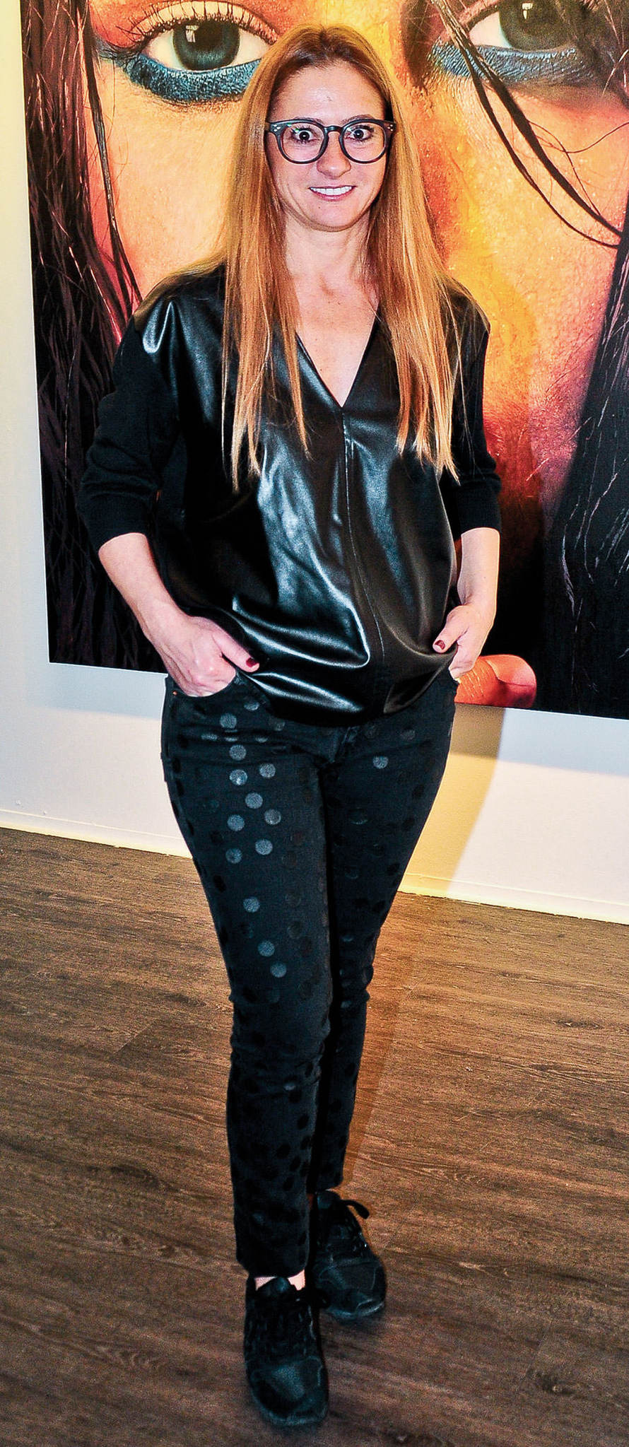 İlk kişisel sergisini açtı 