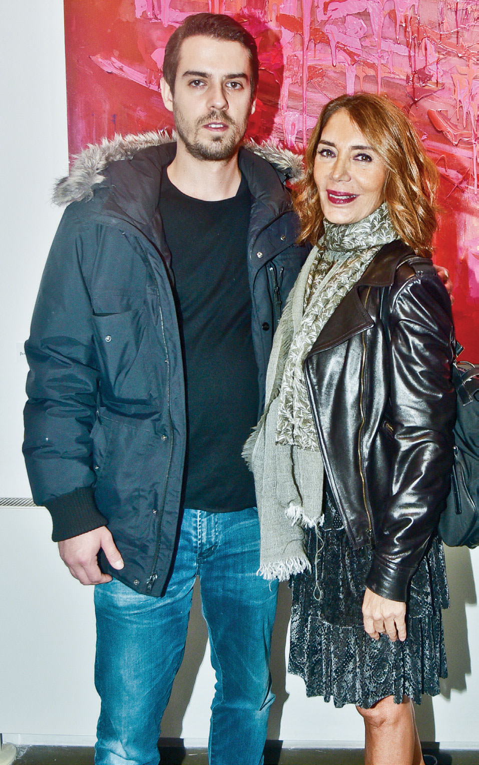 Yeni sergiye davetli açılış 