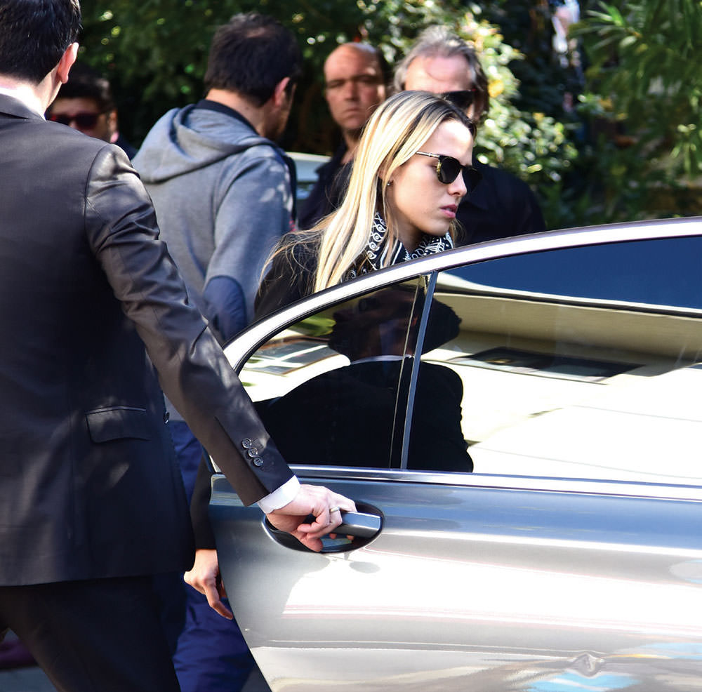 Gözyaşları içinde uğurlandı