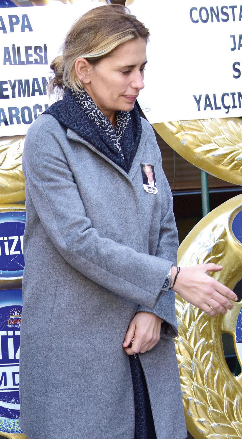 Gözyaşları içinde uğurlandı