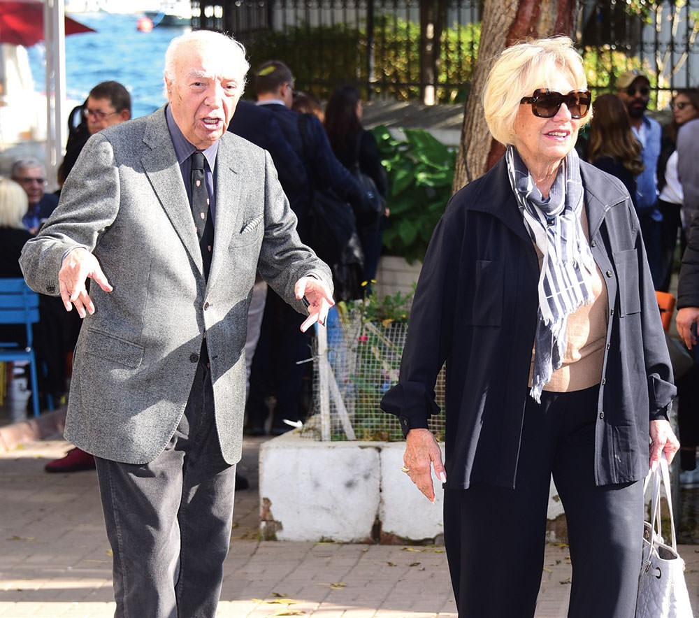 Gözyaşları içinde uğurlandı