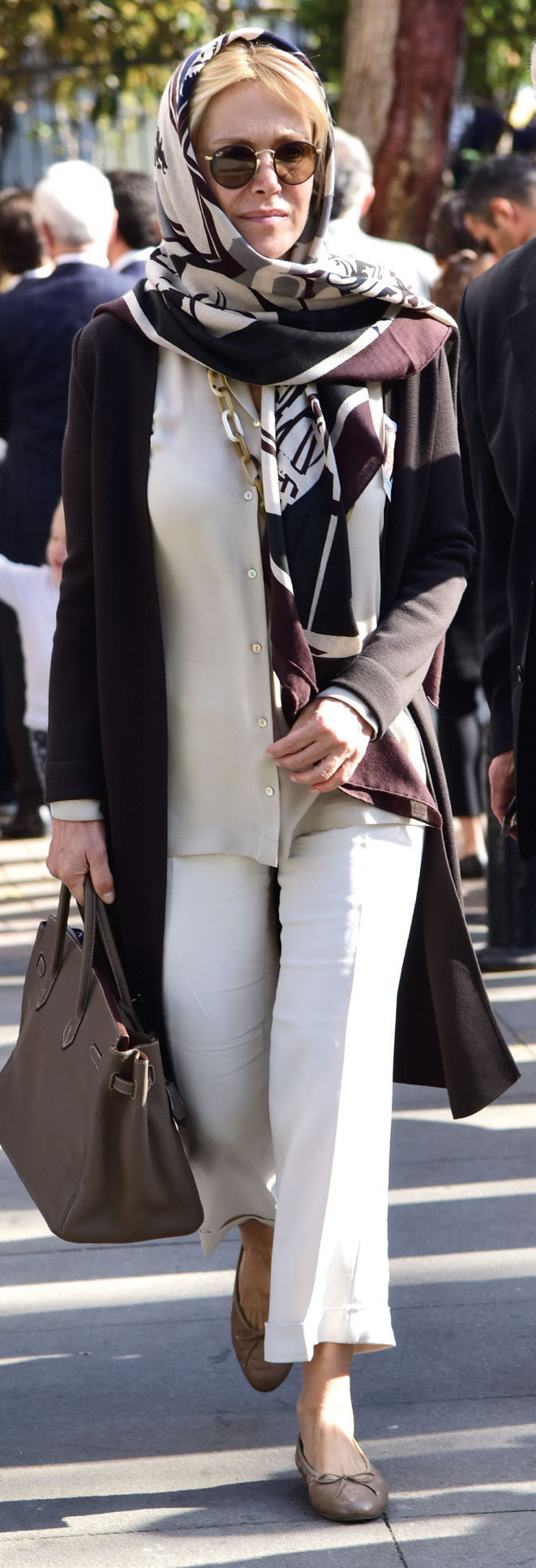 Gözyaşları içinde uğurlandı