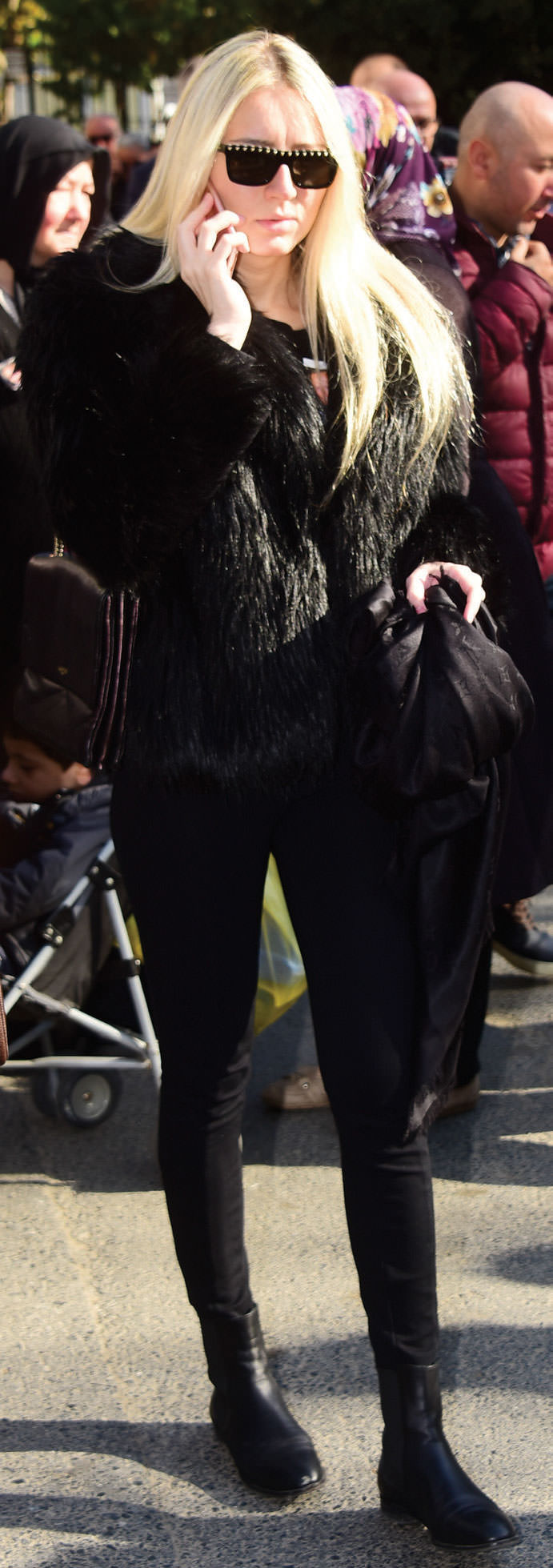 Gözyaşları içinde uğurlandı