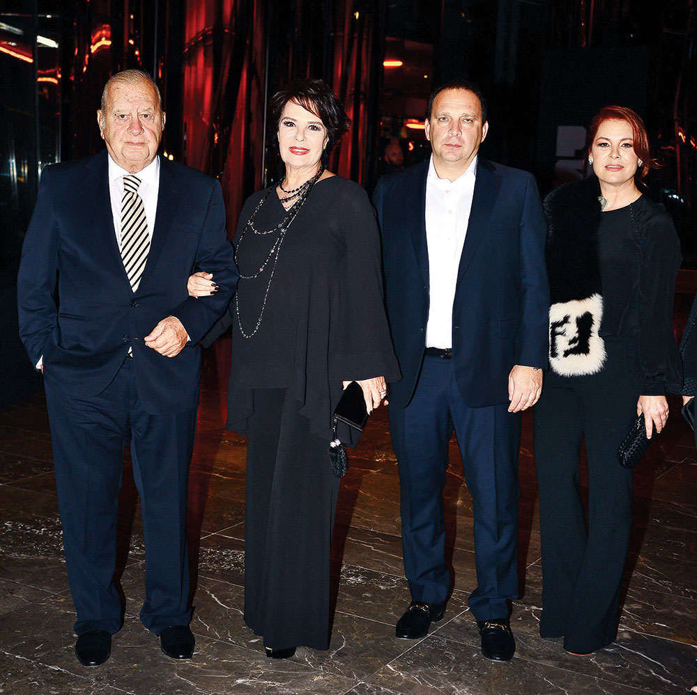 Denklanşöre Afrika için bastı 