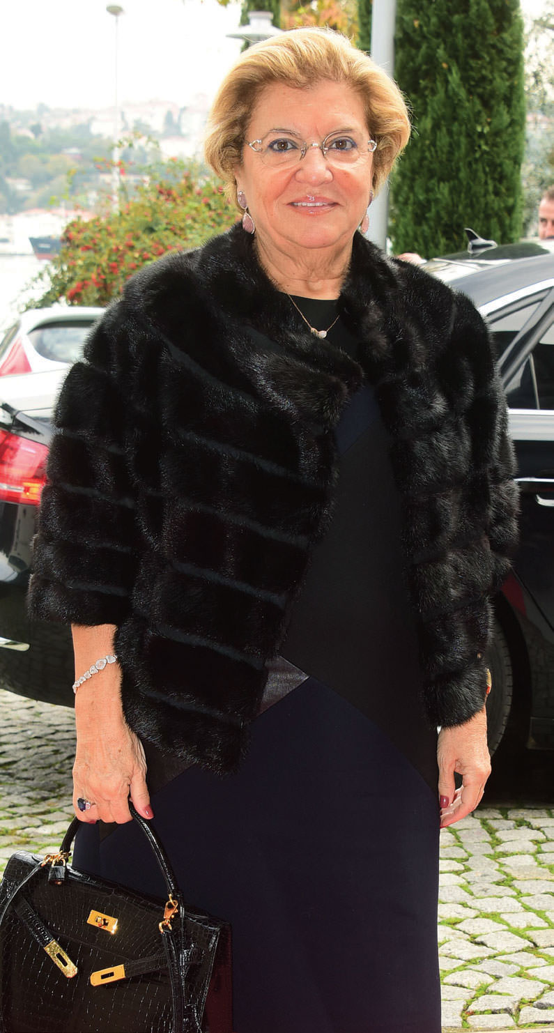 Genç sanatçılar ödüllendirildi