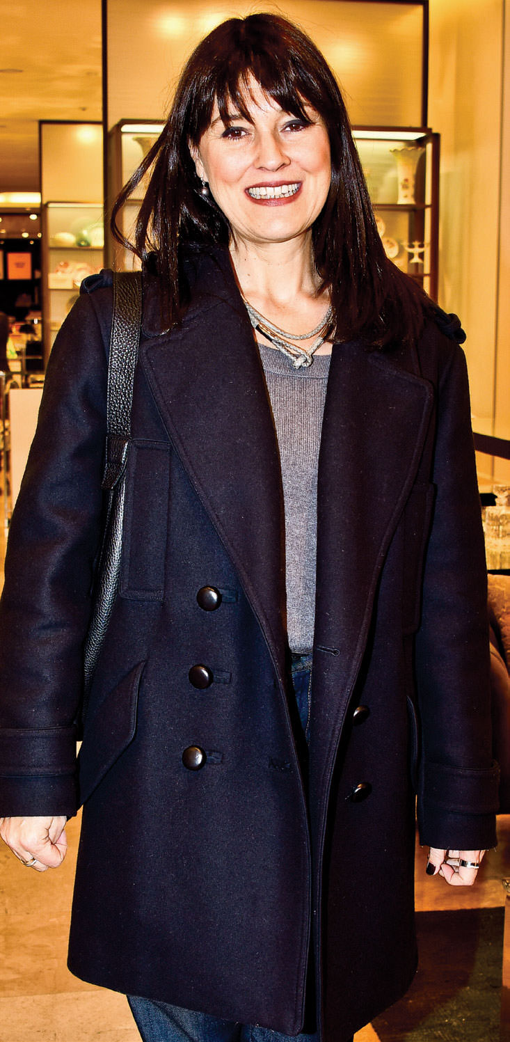 Yeni markası için davet verdi