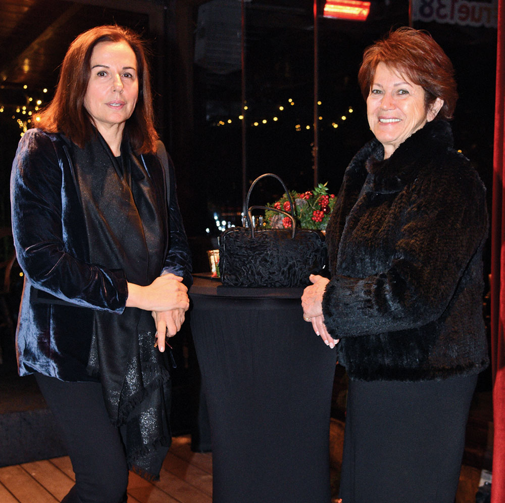 Eğlenceli bir partiyle açıldı