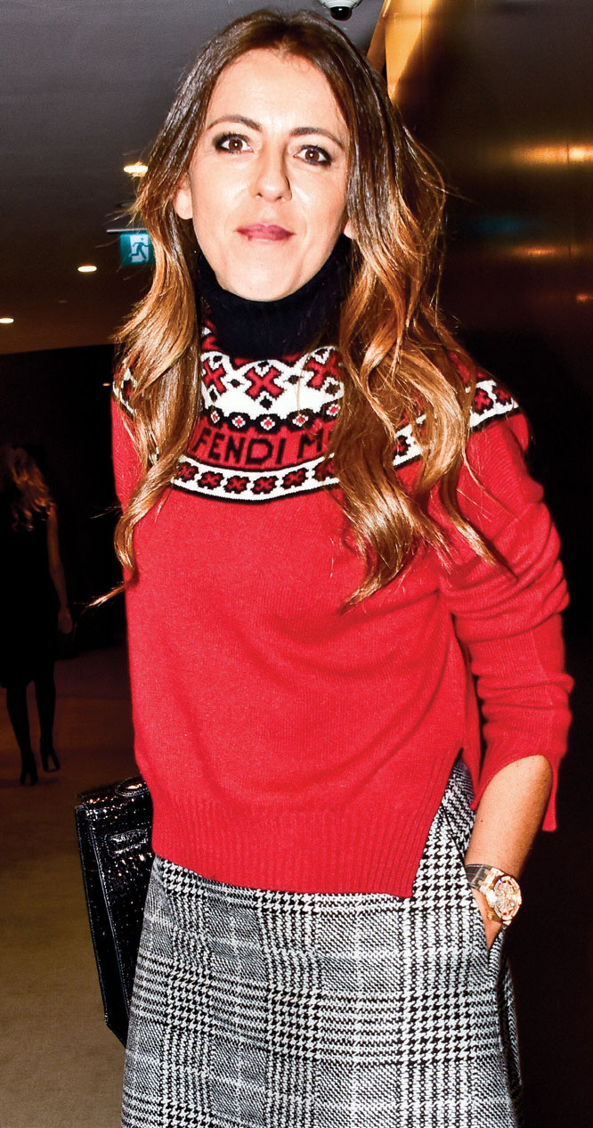 Yeni yıl yemeğinde şıklık yarışı