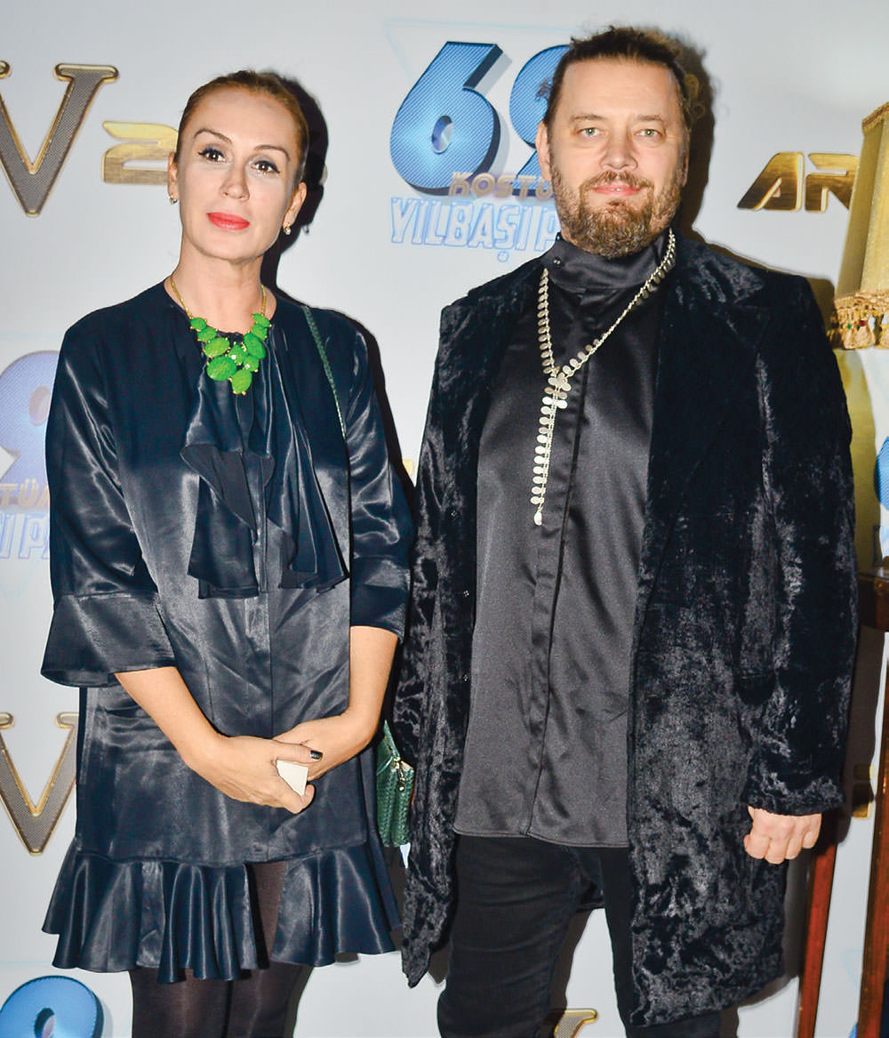 Kostümlü yılbaşı partisi ünlüleri buluşturdu