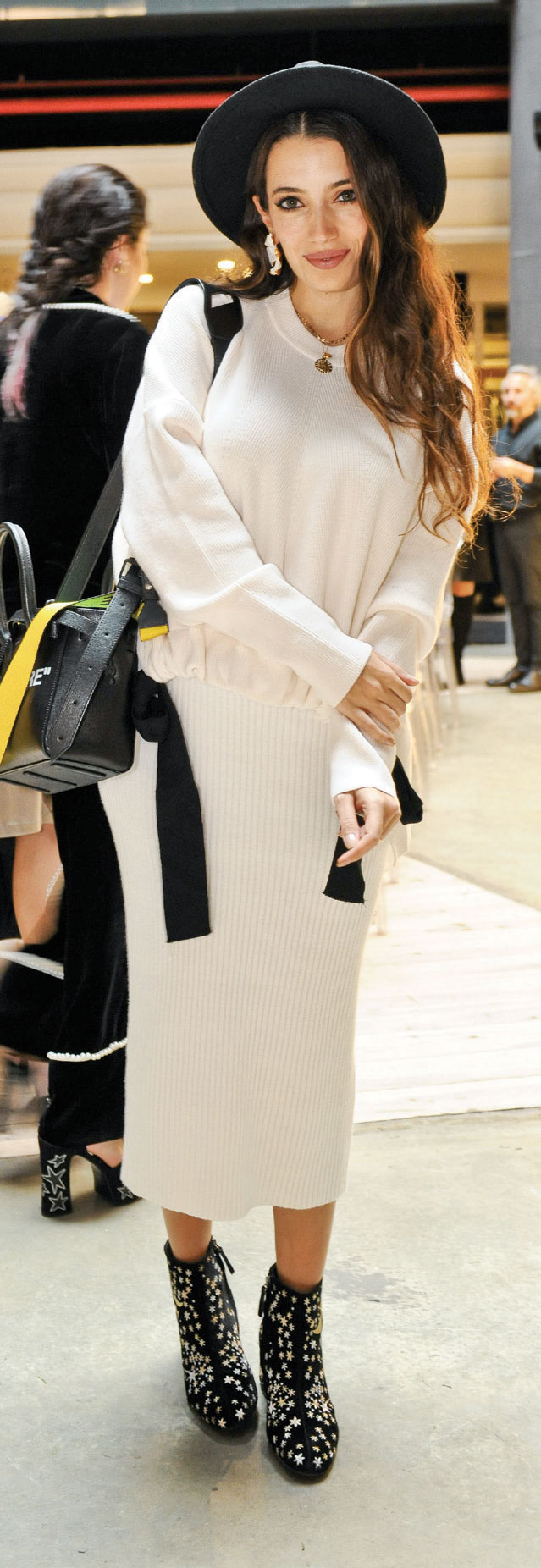 Şık sofrada yeni yıl yemeği