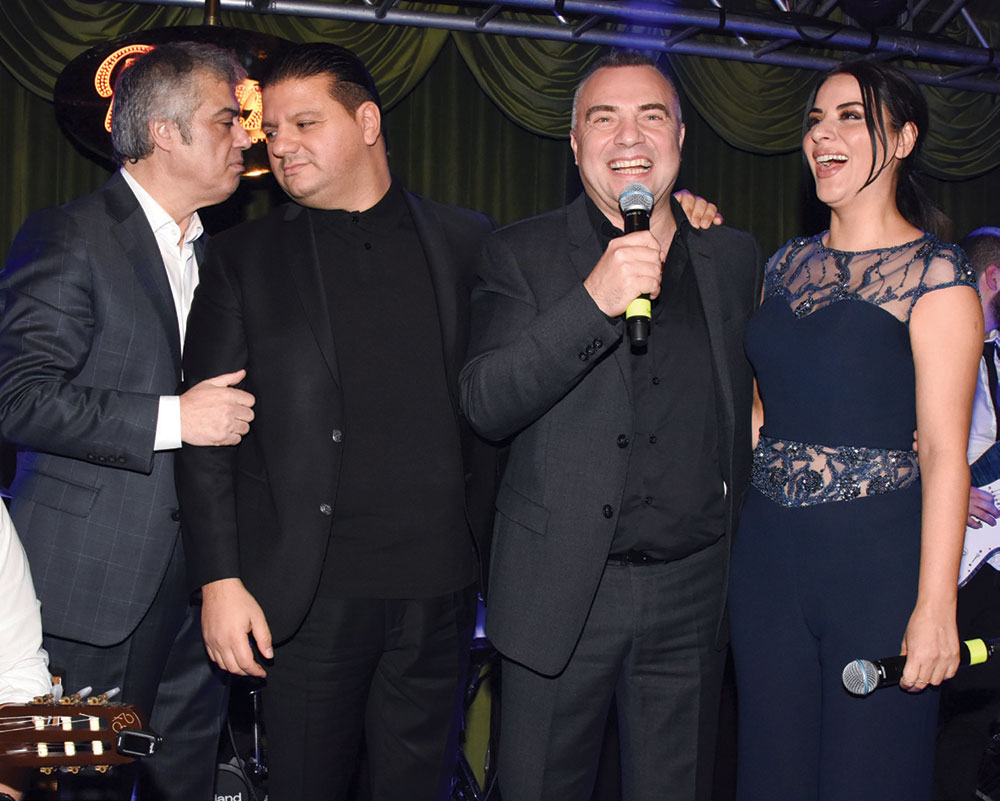 Sanat ve cemiyet dünyası bir arada