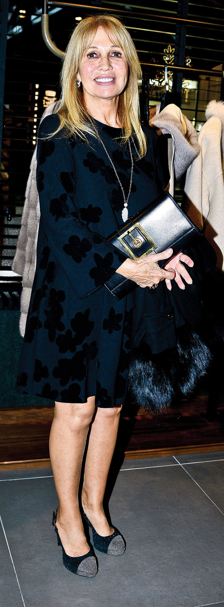 Yeni mağazaya şık davet