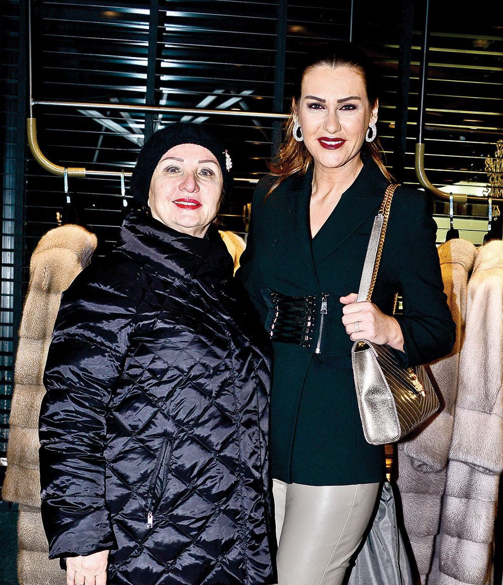 Yeni mağazaya şık davet