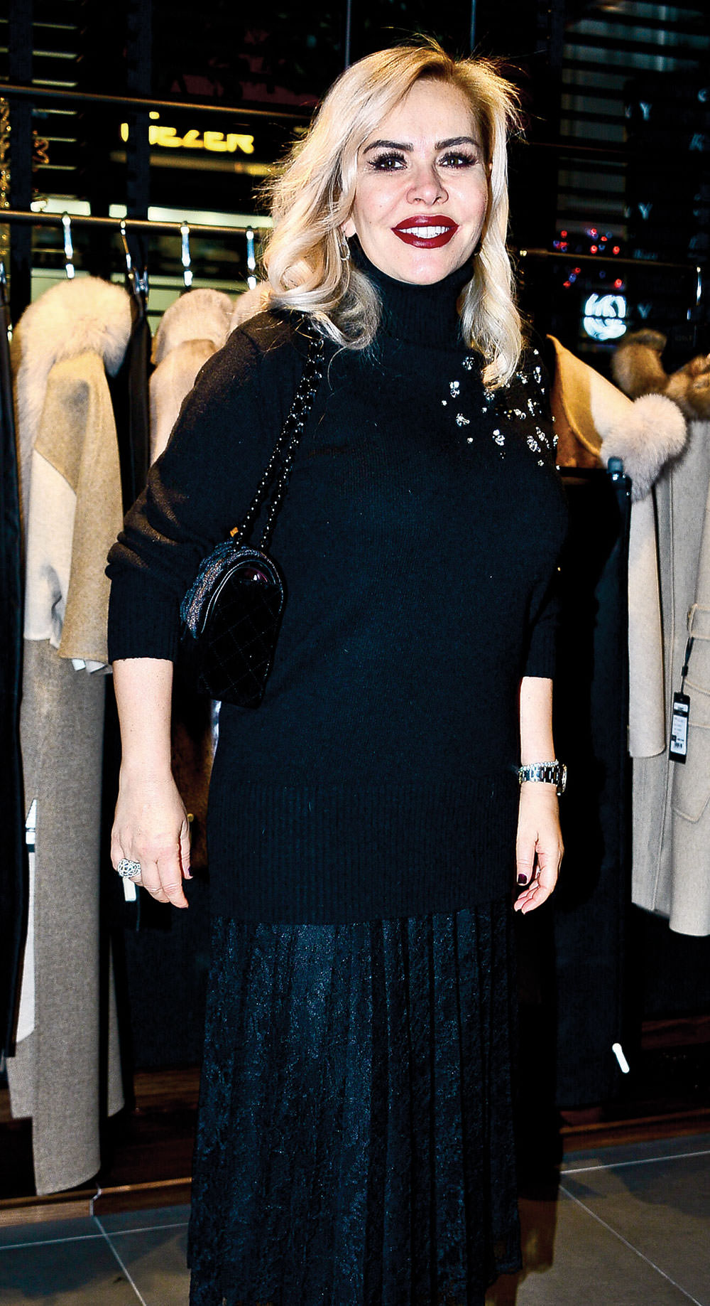 Yeni mağazaya şık davet