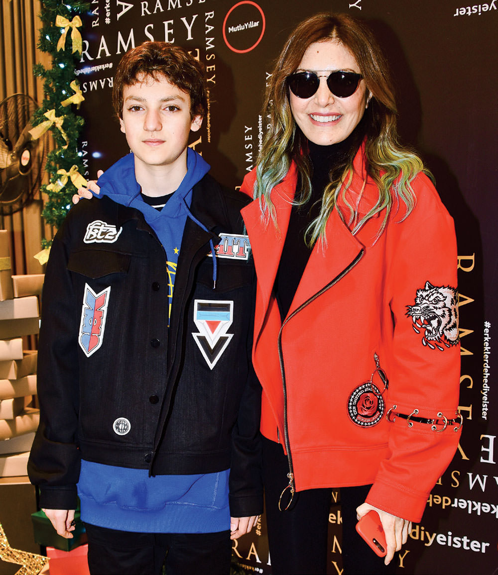 Eşlerine hediye seçtiler