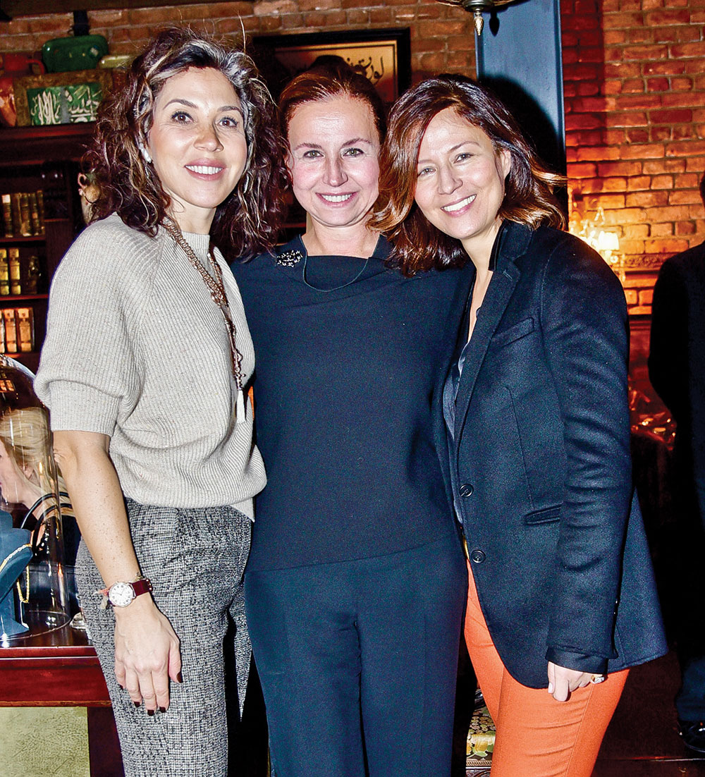 Mücevher ışıltısında yılbaşı partisi